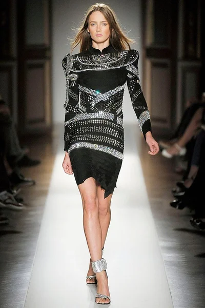 Look 3